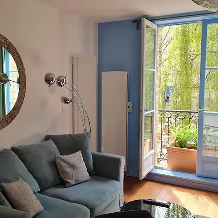 Calme Centre-ville. Apartman